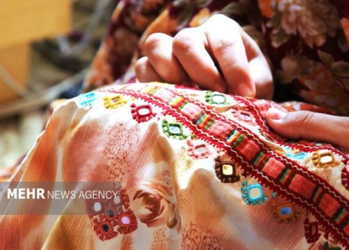 حیات «سوزن دوزی بلوچ» با دستان زنان توانمند حاشیه نشین زاهدان