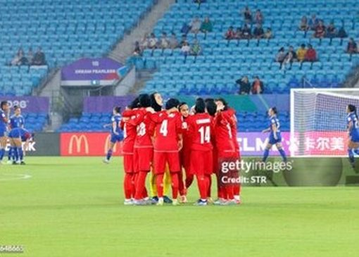 جنجال پناهندگی زنان فوتبالیست / پرونده این ورزشکاران را نبندید