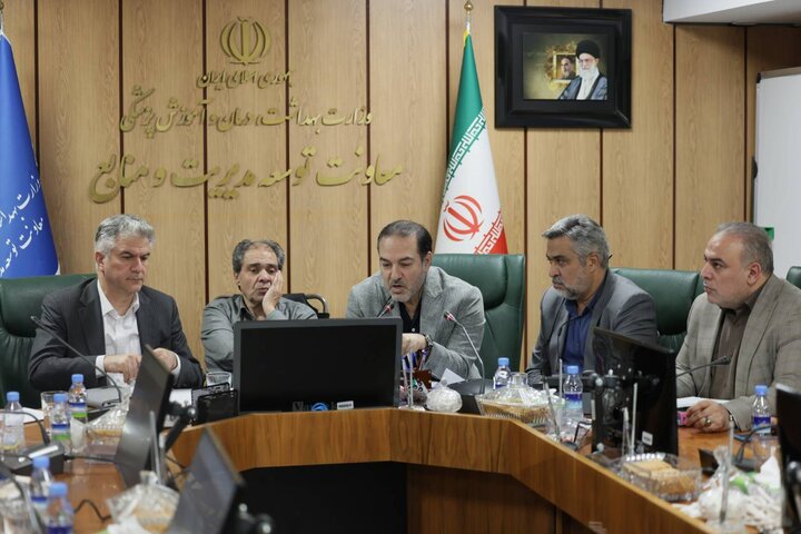 توضیح رئیسی درباره اجرای پایلوت برنامه پزشکی خانواده توضیح رئیسی درباره اجرای پایلوت برنامه پزشکی خانواده