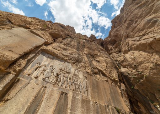 سینه بیستون مأمن بزرگترین سنگ نوشته تاریخ پر افتخار ایران در جهان