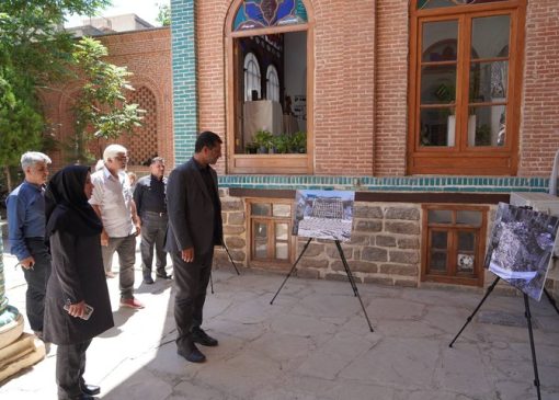 رونمایی از نمایشگاه عکس «ایستاده در غبار» در مدرسه هدایت ارومیه