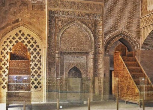 نجوای چوب در اصفهان؛ وقتی هنردست بر «منبر» می‌نشیند
