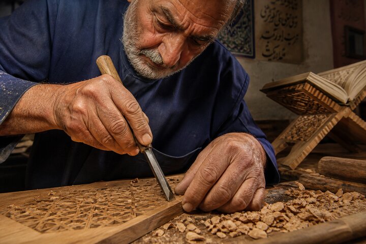 رحلسازی میان اصالت و فراموشی؛ رحل اصفهان در مساجد و خانه های گرجستان رحلسازی میان اصالت و فراموشی؛ رحل اصفهان در مساجد و خانه های گرجستان
