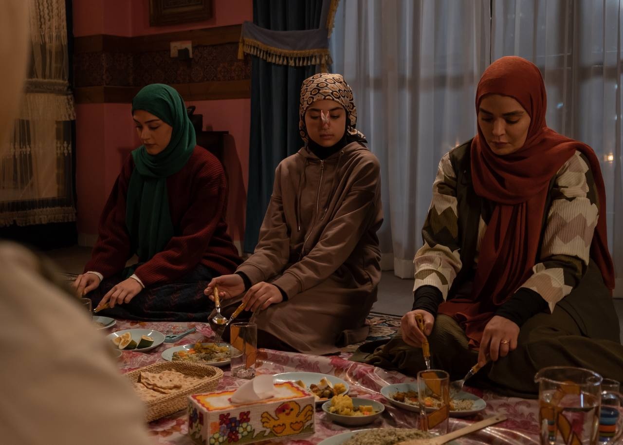 «اکسیر» و یک سؤال جدی؛ چه کسی از عمر تلف‌شده ما سود می‌برد؟