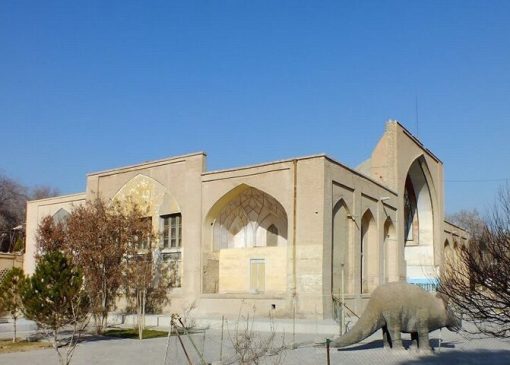 تالار تیموری درمسیرتبدیل شدن به موزه وبازار آثارفاخر صنایع دستی اصفهان