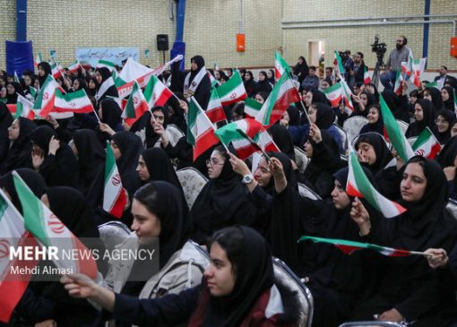 وزیر بهداشت زنگ آغاز سال تحصیلی را نواخت